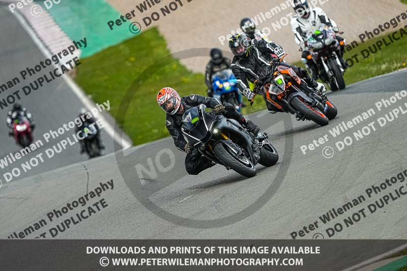 donington no limits trackday;donington park photographs;donington trackday photographs;no limits trackdays;peter wileman photography;trackday digital images;trackday photos